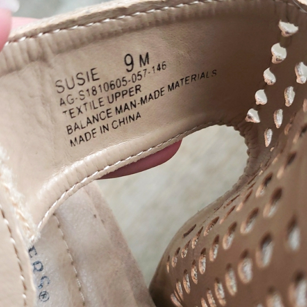 Kim Rogers Susie Sandals in Beige - Picture 7 of 11